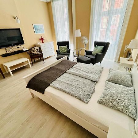 Academy Home - Elegant Place Next To The Parliament Βουδαπέστη Εξωτερικό φωτογραφία