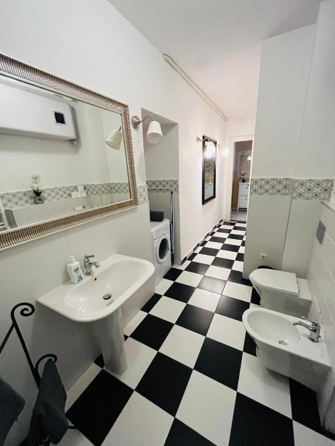 Academy Home - Elegant Place Next To The Parliament Βουδαπέστη Εξωτερικό φωτογραφία