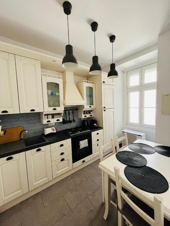 Academy Home - Elegant Place Next To The Parliament Βουδαπέστη Εξωτερικό φωτογραφία
