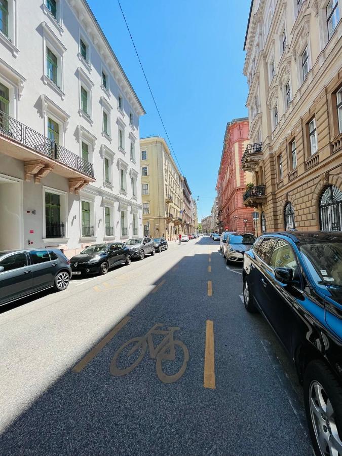 Academy Home - Elegant Place Next To The Parliament Βουδαπέστη Εξωτερικό φωτογραφία